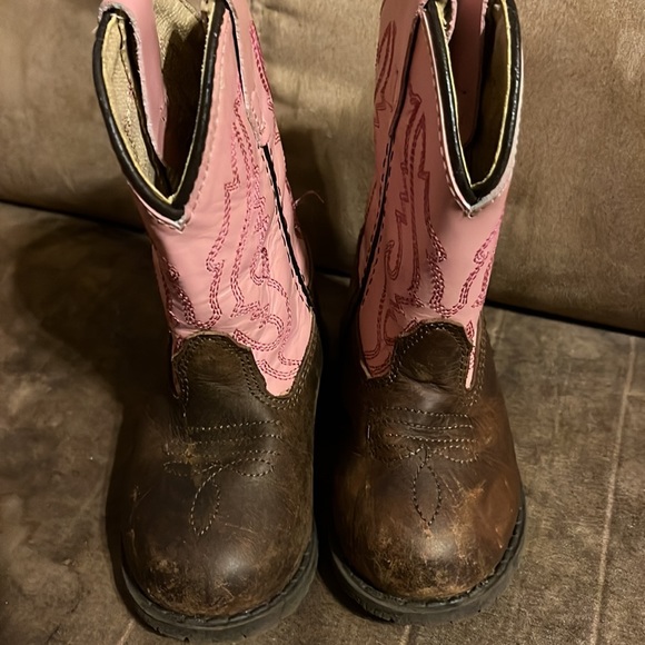 Size 4 girl smoky mountain boots. - Picture 2 of 4